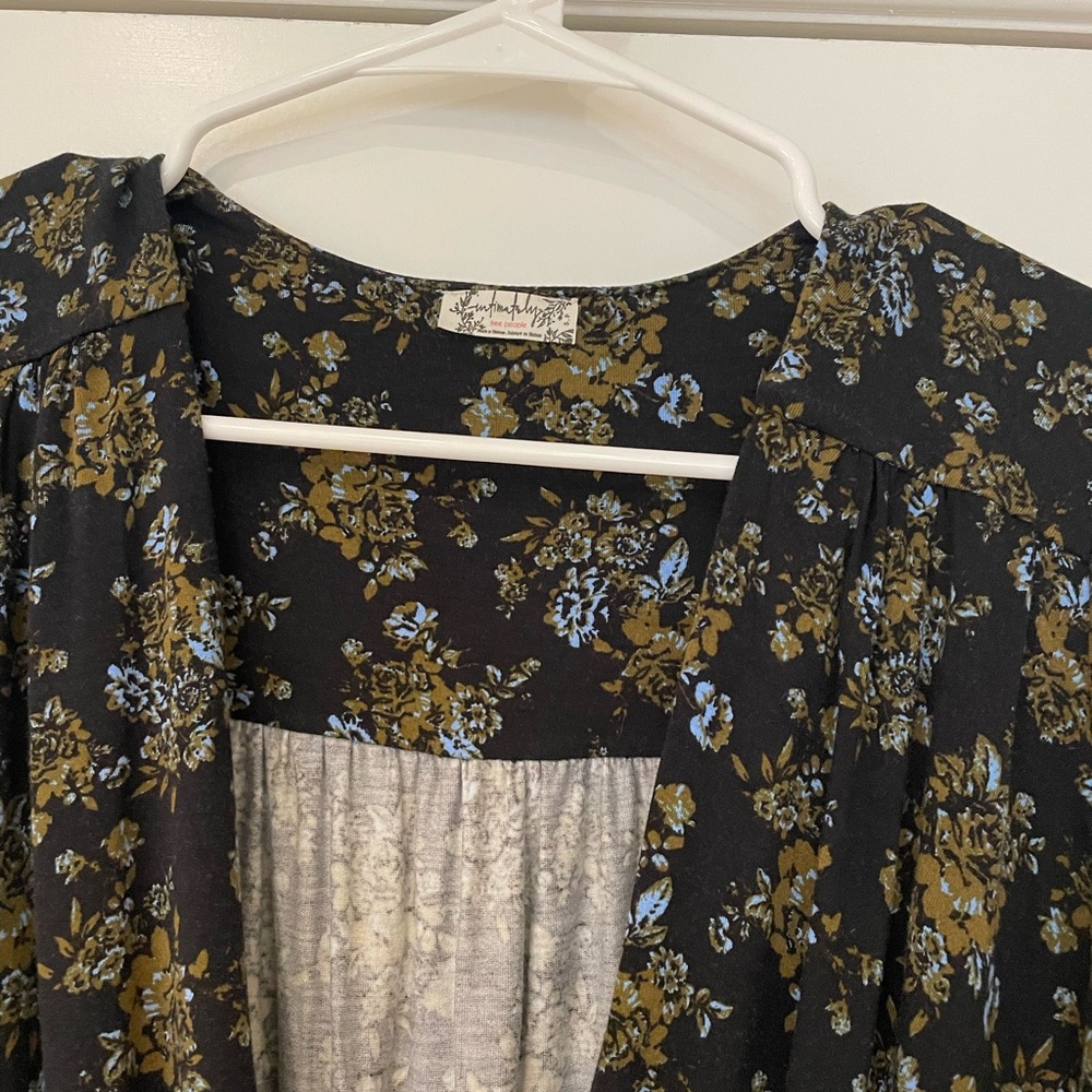 Floral Pattern Bodysuit - Picture 2 of 3